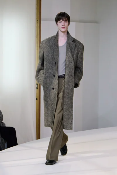 Look 18